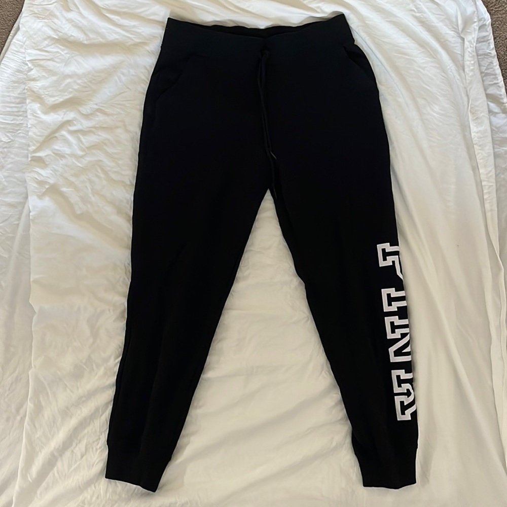 Black Victoria’s Secret PINK jogger sweatpants